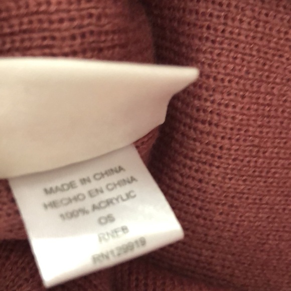 LEVI’S CUFFED BEANIE 🍁 - Picture 4 of 5